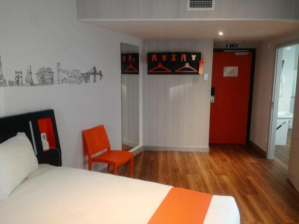 Easyhotel Lisabona Exterior foto